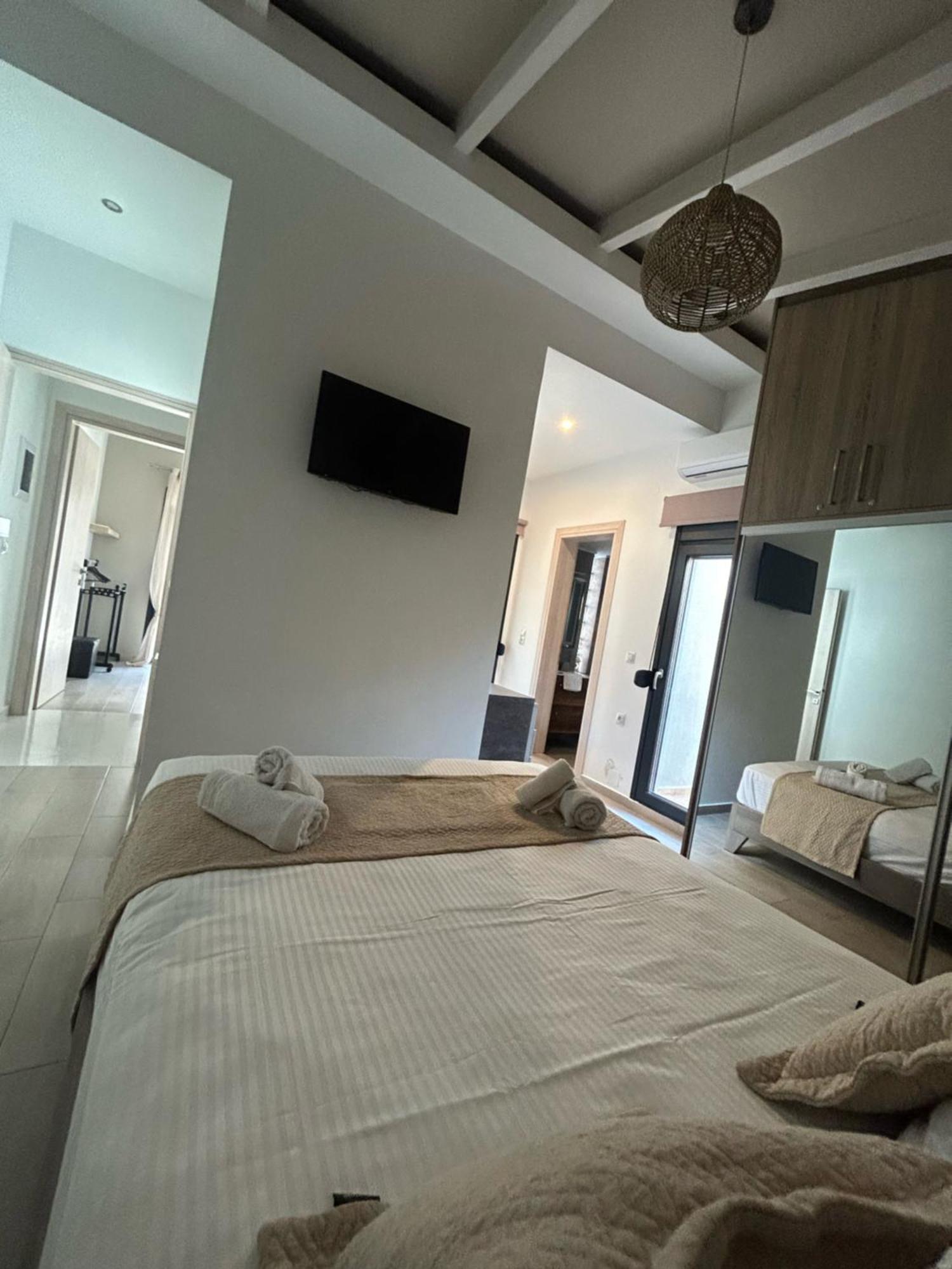 Ivory Style Maisonette Near Downtown Villa Ираклио Екстериор снимка