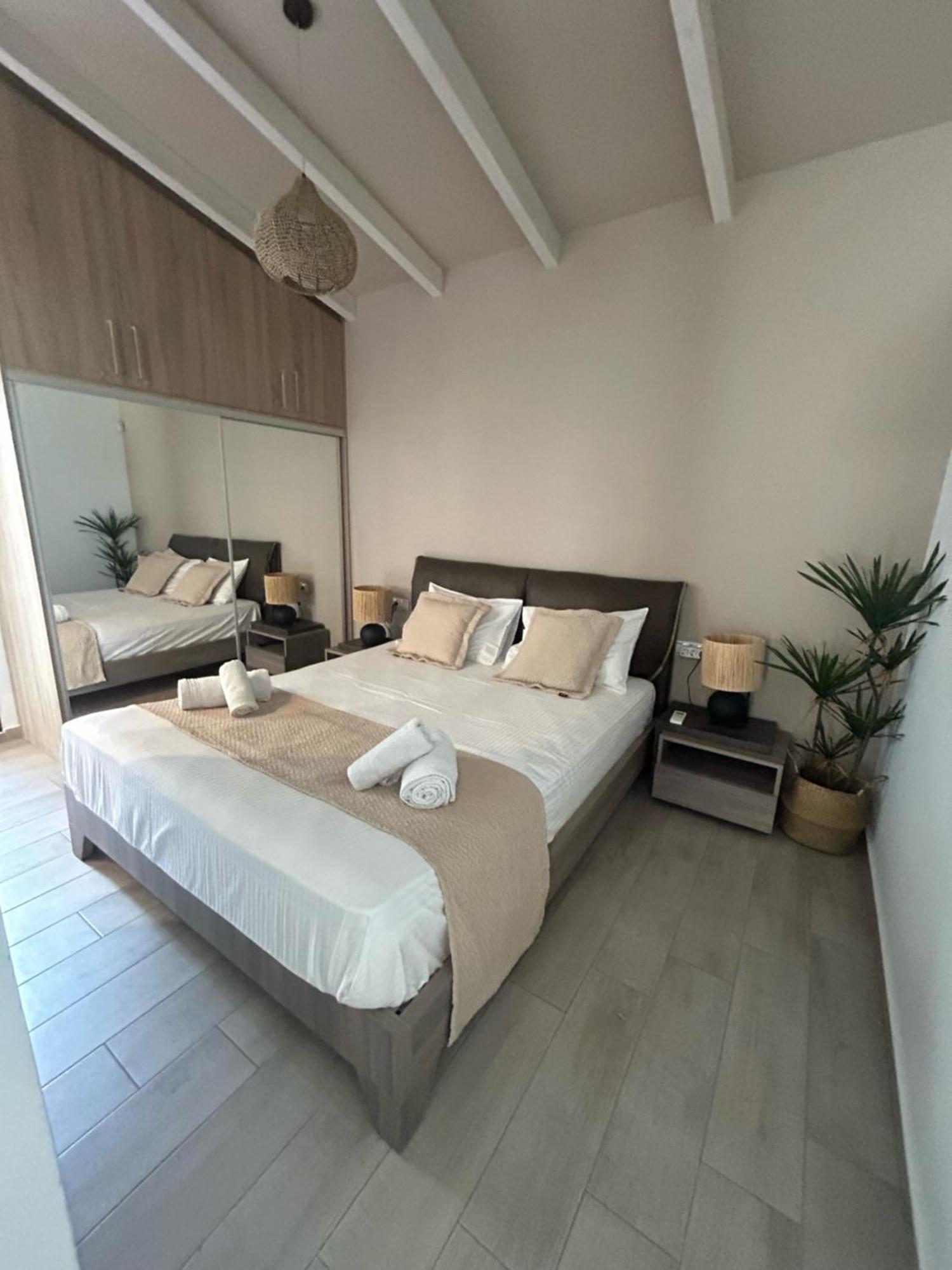 Ivory Style Maisonette Near Downtown Villa Ираклио Екстериор снимка